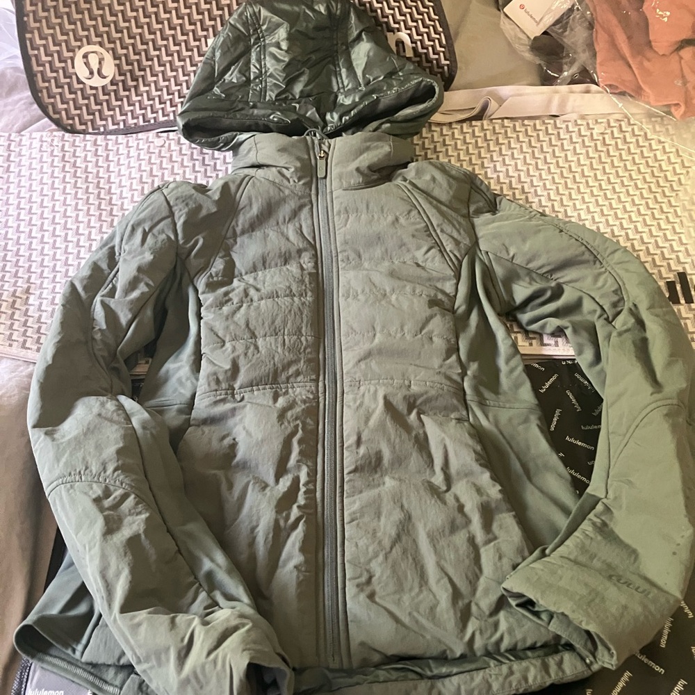NWT Lululemon Another Mile Jacket, Sz 6, PALM DECO